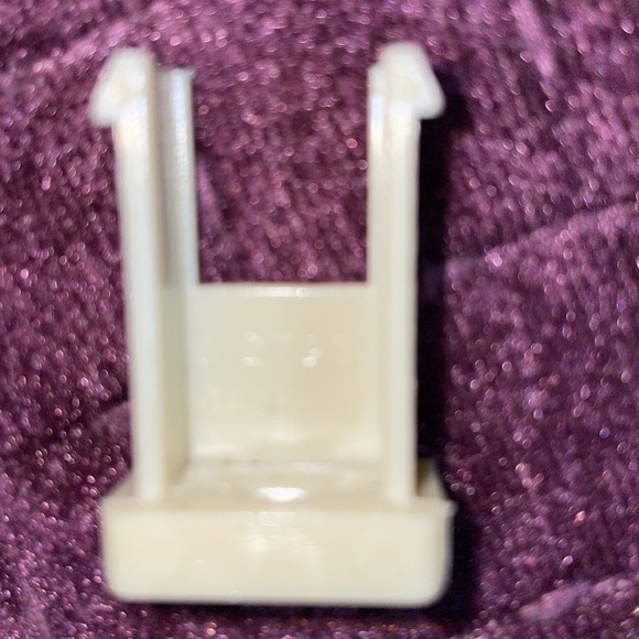 Metal and plastic end pieces not sure what this is for make an offer - Picture 6 of 7